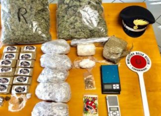 Bergamo, supermarket della droga in casa: arrestati un 27enne e un 37enne