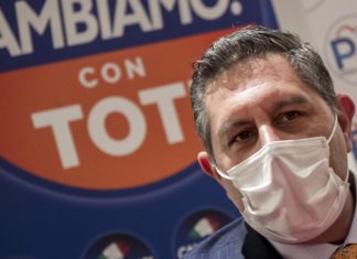 Covid, Toti: “Incidenza in calo, inoculati 65mila vaccini in una settimana”