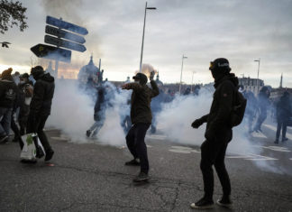 1 maggio, scontri in Francia: a Parigi 34 arresti, a Lione 27 agenti feriti