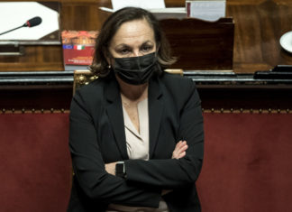 Lamorgese firma il decreto: per le Comunali si vota il 3 e il 4 ottobre