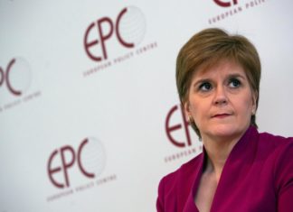 In Scozia vince il partito pro-indipendenza. Sturgeon a Johnson: “Ora referendum”