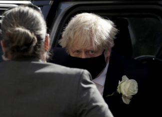 Covid, Johnson: “Preoccupato per l’aumento dei casi di variante indiana”