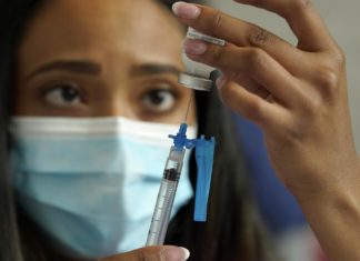Vaccini, Moderna: “A inizio giugno dati a enti regolatori globali”