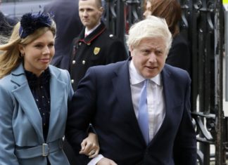 Regno Unito, Johnson dice sì per la terza volta: 30 invitati causa misure anti-Covid