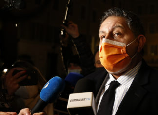 Vaccini, Toti: “In poche ore 120 accessi all’open day al Palacrociere di Savona”