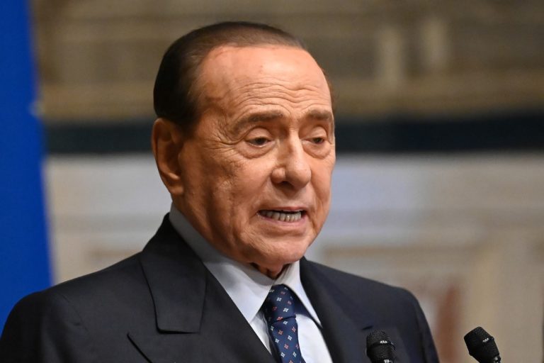 Ballottaggi, appello del Cav contro l’astensionismo: “Non trascurare occasione democratica”