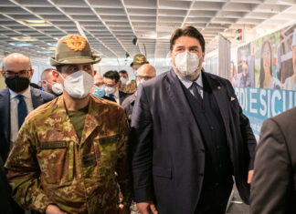 Vaccini, Figliuolo: “Sul Green Pass siamo stati i primi”