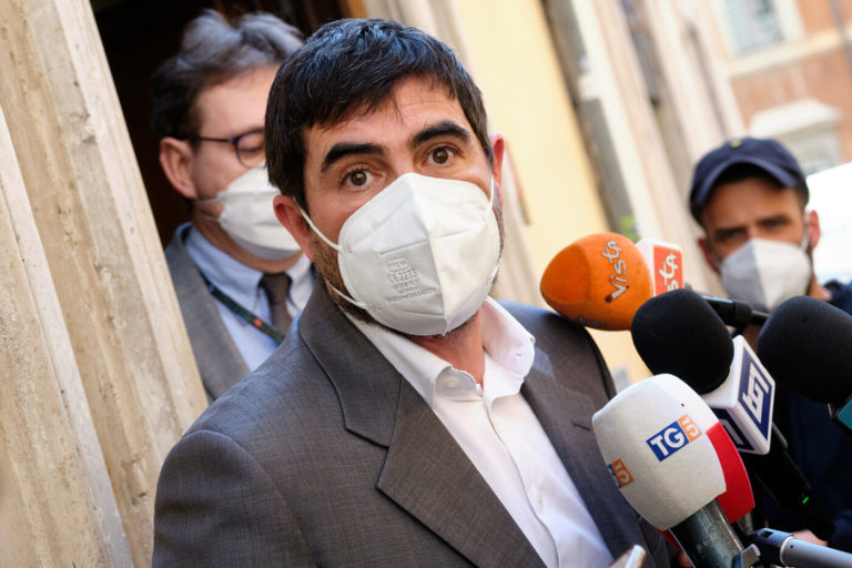 Ucraina, Fratoianni: “Oggi da Roma grande messaggio contro l’aggressione russa”