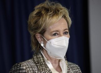 Vaccini, Moratti: “In Lombardia terzo richiamo anche in farmacia”