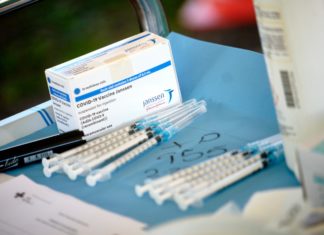 Covid: negli Usa la Fda limita l’impiego del vaccino Johnson & Johnson, rischio di trombosi