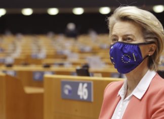 Von der Leyen: “Democrazie con parità alle donne più forti, non perché noi siamo migliori ma perchè sono differenti”