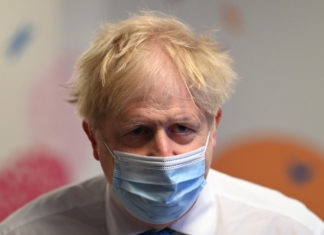 Crimea, ministero della Difesa della Gb nega gli spari d’avvertimento russi alla nave da guerra