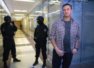 Navalny, staff: “Documenti segreti dell’ospedale Omsk provano l’avvelenamento”