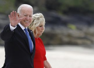 G7, Joe e Jill Biden a messa in una chiesa di St. Ives: stupore tra i fedeli