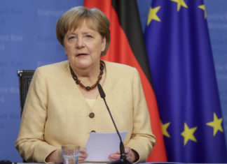 Russia, Merkel difende l’idea di un summit Ue-Putin