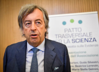 Vaccini: bufera social su Burioni, ‘body shaming’ contro una ragazza su Twitter