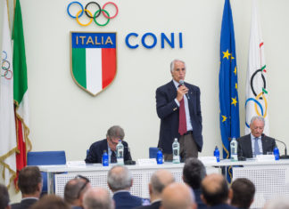 Tokyo 2020, gioia ed emozione per sfilata Italia. Malagò: “Brividi forti”