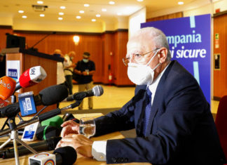 Green pass, De Luca: “Proteste? Ragione contro irrazionalità e stupidità”