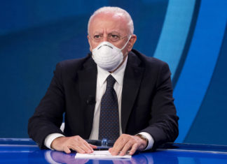 Covid, De Luca: “Figliuolo? Invece di andare in giro faccia il suo lavoro”