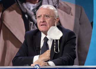 Giustizia, De Luca: “Assistito all’ennesimo atto di cabaret, il M5S doveva metterci la bandierina”