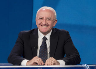 Covid, De Luca: “Campania prima regione per vaccinazione al personale scolastico”