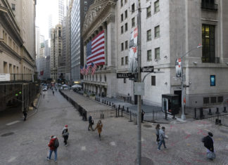 Covid, impennata anche negli Usa, scontro Oms-Cina su origine del virus