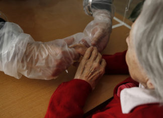 Covid, Ecdc: “Previsti focolai in rsa per variante Delta, anche tra vaccinati”