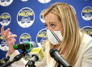 Green Pass, Meloni: “Agire per la sicurezza di bus e scuole”