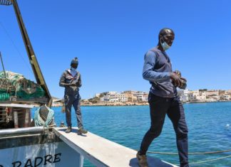 Migranti, 70 arrivi a Lampedusa, 1020 in hotspot al collasso