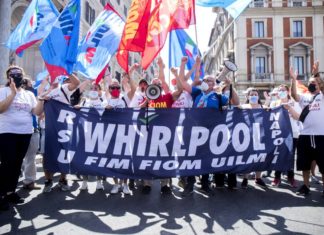 Whirlpool, sciopero e corteo al Mise. Todde: “Trattative delicate, in campo Chigi”