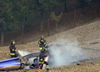 Trento, elicottero della Protezione civile si schianta: feriti due vigili del fuoco