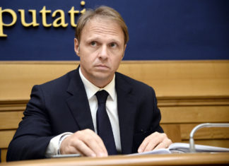 Governo, Fdi: “Litiga su provvedimenti lunari mentre famiglie in difficoltà”