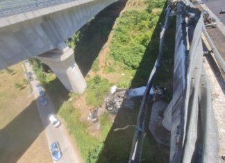 Tragedia sull’A2, tir precipita dal viadotto: due morti
