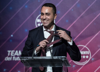 Di Maio, il ministro-pubblicista che pretende interviste-marchetta