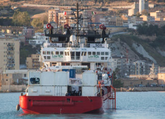Migranti, domani Ocean Viking sbarca a Pozzallo. Ong: “Sollievo per 549 persone”