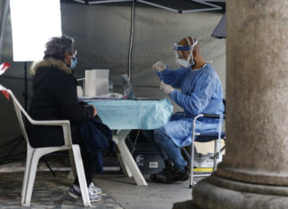 Covid, Liguria: tamponi in farmacia, prezzi calmierati e richieste in aumento