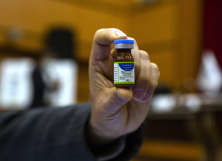 Covid, record morti e contagi in Iran. In Francia al via il pass vaccinale