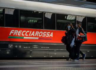 Green pass, sui treni controlli a bordo. In Fs riempimento sale all’80%