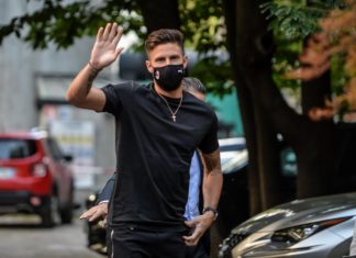 Calcio, Giroud: “Giocare nel Milan è un sogno, posso coesistere con Ibra”