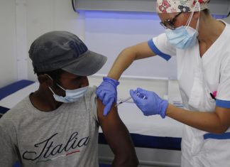 Vaccini, in Campania 1 studente su 2 non ha il vaccino: in totale sono 250 mila