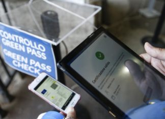 Green pass, Confesercenti Campania: “E’ un fardello per il turismo”