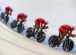 Tokyo 2020, I cinesi sul podio con le spillette di Mao Zedong. Il Cio chiede spiegazioni