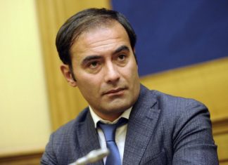 Scuola, scontro sull’ obbligo vaccinale. Sasso: “Inutile”. Presidi: “Da fare subito”