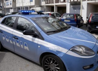 Napoli, tenta di estorcere soldi ai genitori: arrestato