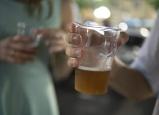 Caserta, arriva l’ordinanza contro la movida violenta: stretta sugli alcolici