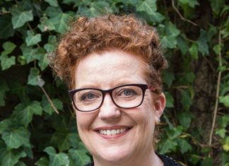 Perugia, sfregiato il busto dell’antifascista Miliocchi. Pavanelli (M5S): “Offesa alla comunità”