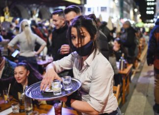 Vaccini, Abrignani (Cts): “Terza dose fra fine anno e il 2022. Priorità a sanitari, anziani e fragili”