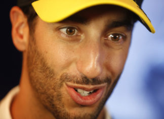 F1, Ricciardo vince Gp Italia davanti a Norris. Fuori Verstappen-Hamilton