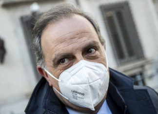 Vaccini, Moles: “Serve una condanna ferma da parte di tutti”