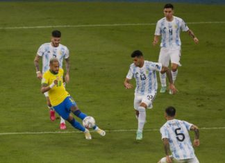 Calcio, Brasile-Argentina: gioco sospeso, Messi e compagni lasciano il campo